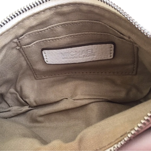 Michael Kors Leather Mini Shoulder Bag Wristlet - Picture 9 of 10